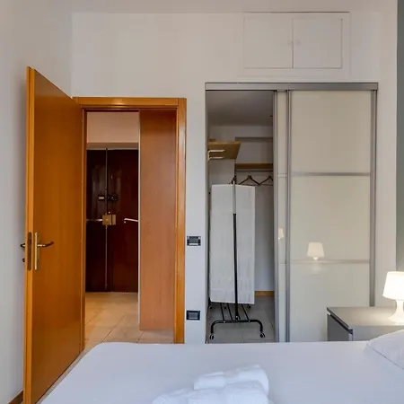 Easylife - Classic And Comfy Porta Romana Flat بيت ريفي
